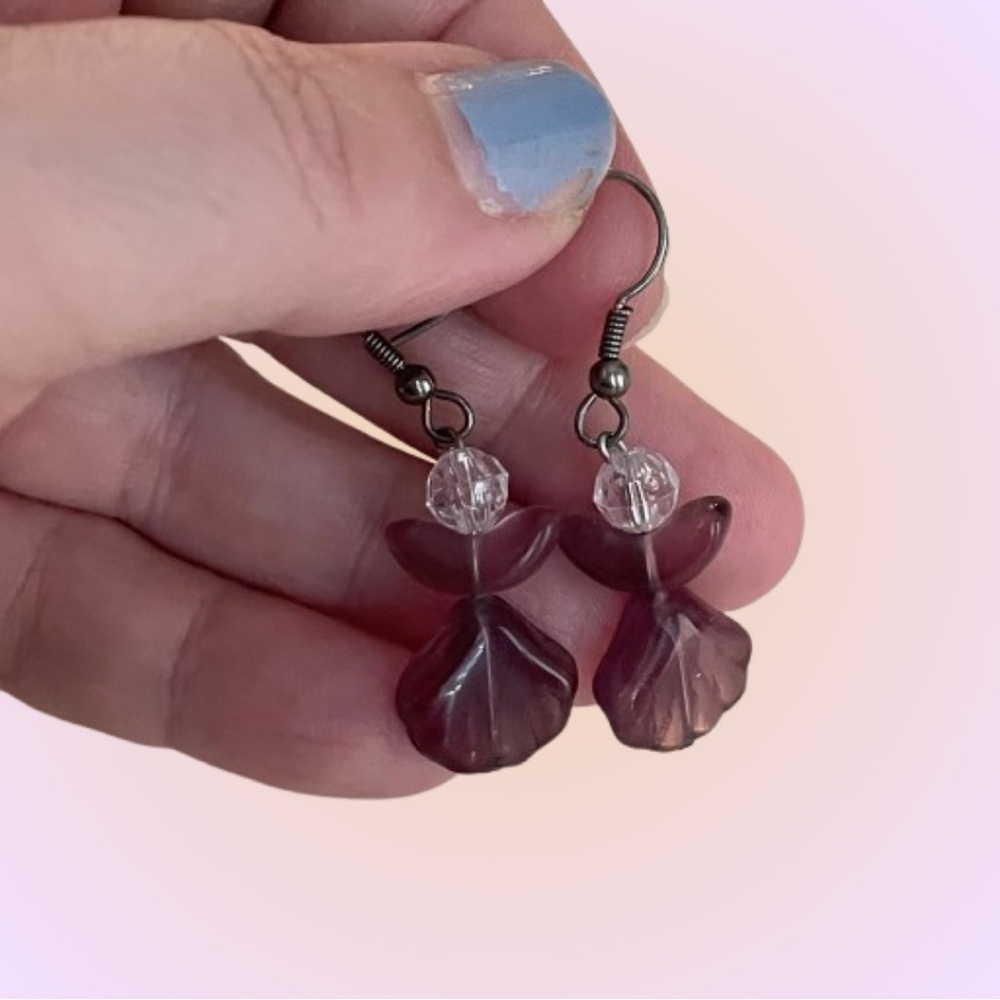 🚨🚨FINAL SALE!!!!🚨🚨 Vintage purple art glass/polished stone dangle earrings Boho